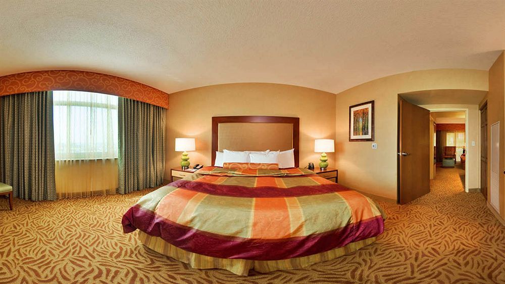 Embassy Suites Omaha- La Vista/ Hotel & Conference Center Exterior photo